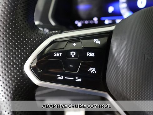Certified 2024 Volkswagen Tiguan SE R-Line AWD/4WD image 4