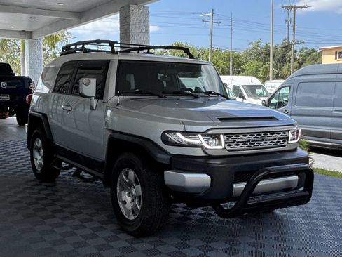 Used 2007 Toyota FJ Cruiser 4WD image 10