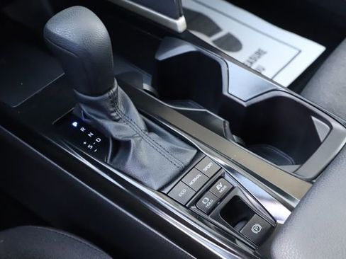 Used 2025 Toyota Camry LE image 27