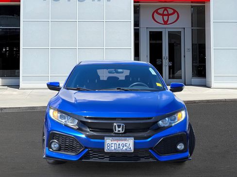 Used 2018 Honda Civic Sport image 2