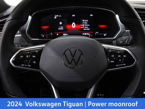 Used 2024 Volkswagen Tiguan SE R-Line image 12