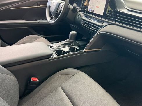 Used 2025 Toyota Camry LE FWD image 19