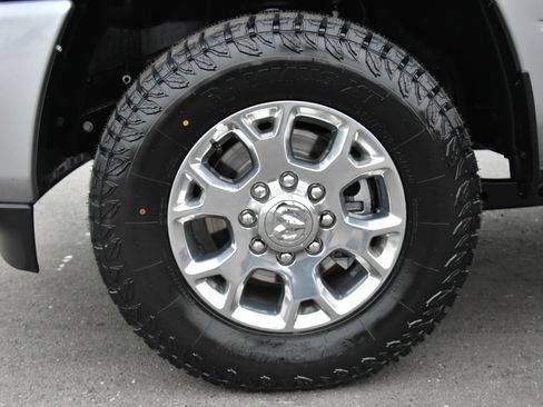 Used 2024 RAM 2500 Laramie image 12