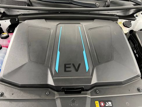 Used 2024 Hyundai Ioniq 5 SE image 35