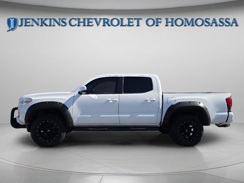 Used 2019 Toyota Tacoma SR w/ SR Convenience Package RWD image 8