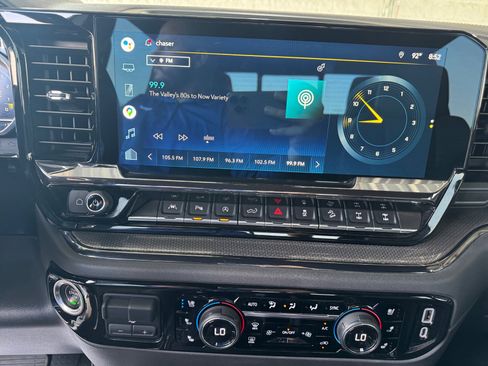 Used 2022 Chevrolet Silverado 1500 ZR2 w/ Technology Package AWD/4WD image 18