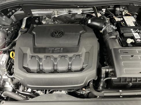 Used 2024 Volkswagen Tiguan SE R-Line image 35