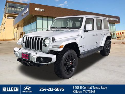 Used 2023 Jeep Wrangler Unlimited Sahara AWD/4WD image 3