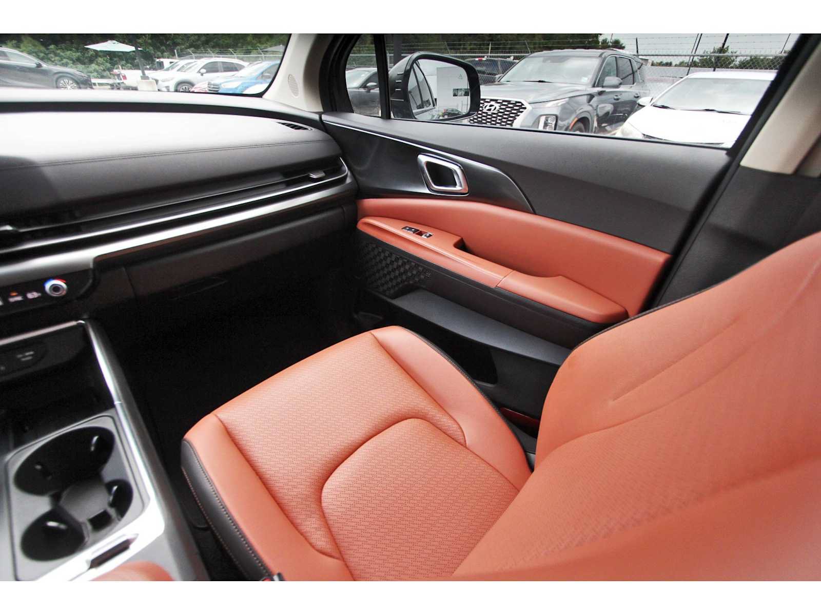 Used 2025 Kia Carnival SX Prestige FWD image 8