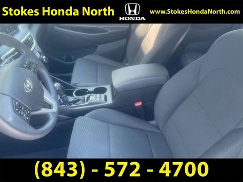 Used 2020 Hyundai Tucson SE w/ Cargo Package image 2