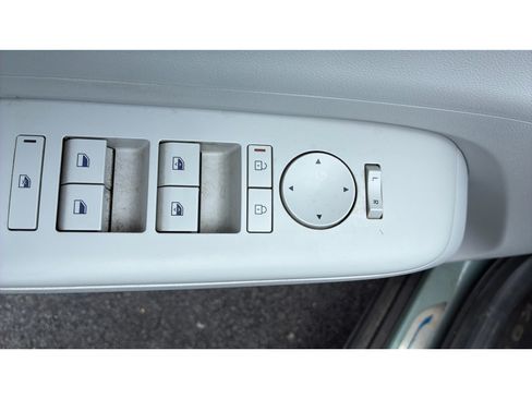 Used 2025 Hyundai Kona SEL AWD/4WD image 9