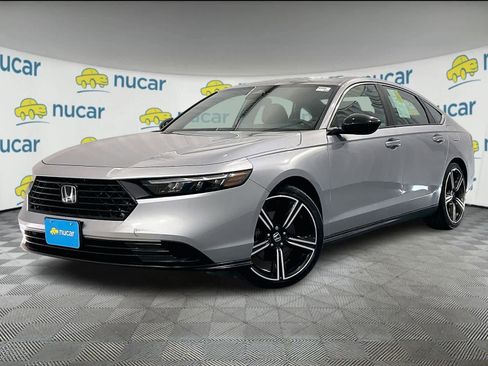 Used 2023 Honda Accord Sport image 3