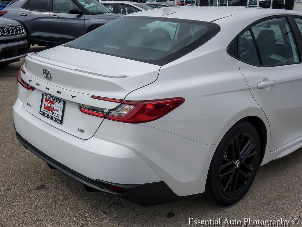 Used 2025 Toyota Camry SE FWD image 8