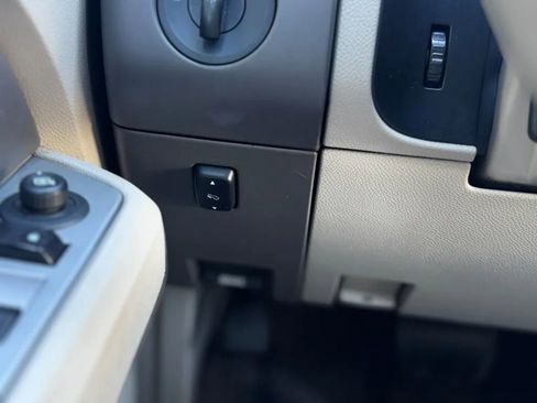 Used 2011 Ford Expedition EL XLT image 26