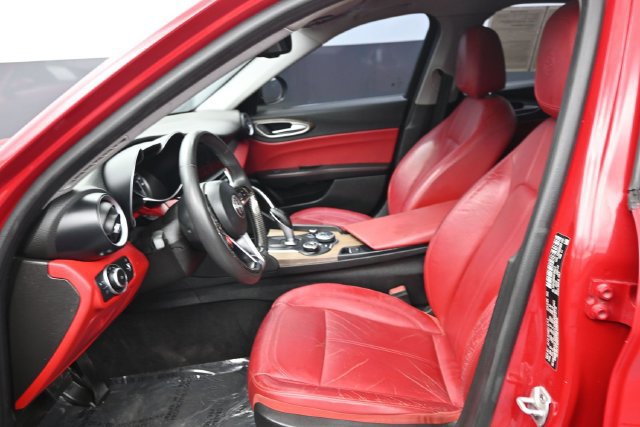 Used 2019 Alfa Romeo Giulia Ti RWD image 6