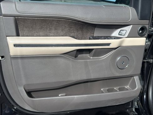 Used 2020 Ford Expedition Limited RWD image 9