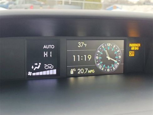 Used 2018 Subaru Forester 2.5i Premium w/ All-Weather Package image 25