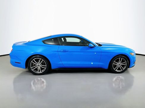 Used 2017 Ford Mustang Coupe image 9