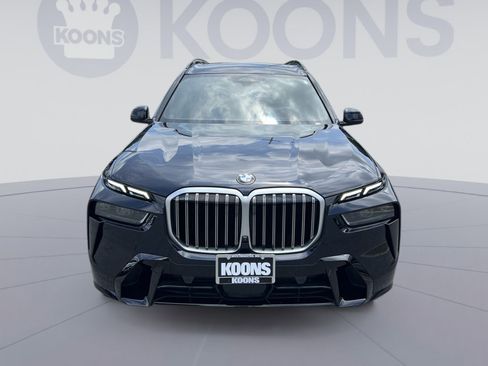 Used 2024 BMW X7 xDrive40i w/ M Sport Package AWD/4WD image 11