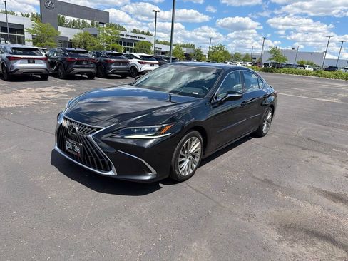 Used 2022 Lexus ES 350 Ultra Luxury w/ Accessory Package 2 FWD image 7