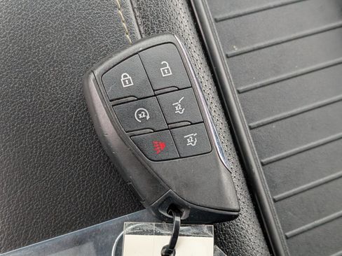 Used 2023 GMC Yukon SLT image 31