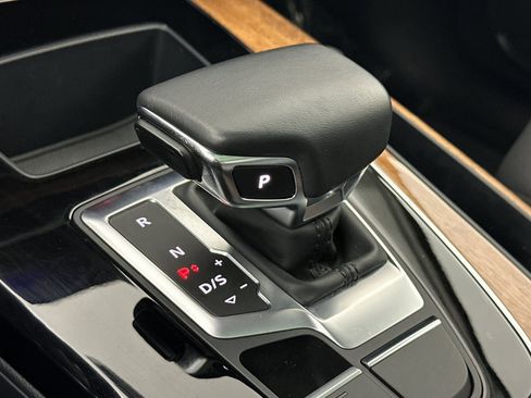 Used 2023 Audi Q5 2.0T Premium w/ Convenience Package image 20