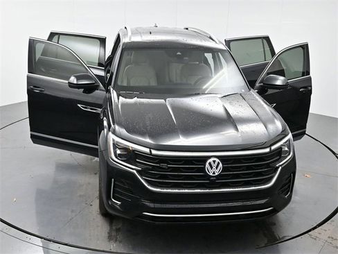 Used 2024 Volkswagen Atlas SEL Premium R-Line image 46