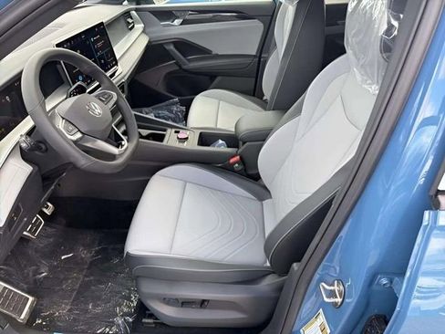 New 2026 Volkswagen Tiguan SE R-Line image 4