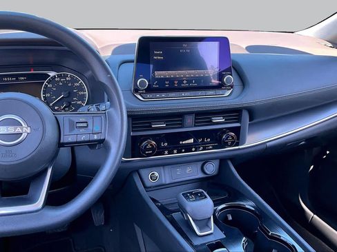 Used 2023 Nissan Rogue SV FWD image 7