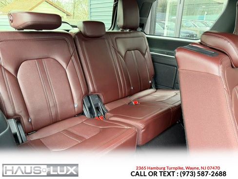 Used 2024 Ford Expedition Limited image 23