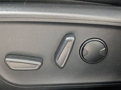 Used 2025 Ford Escape Platinum AWD/4WD image 22