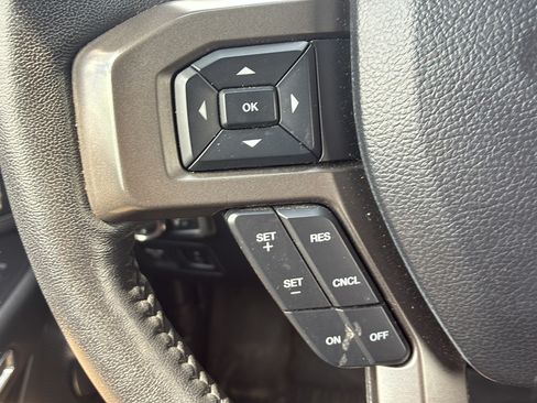 Used 2019 Ford Expedition XLT w/ Equipment Group 202A RWD image 33