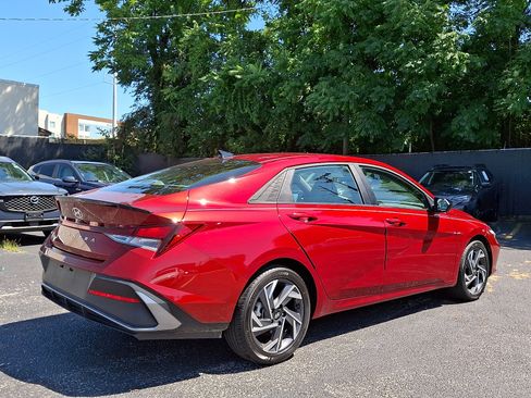 Certified 2025 Hyundai Elantra Sport FWD image 6