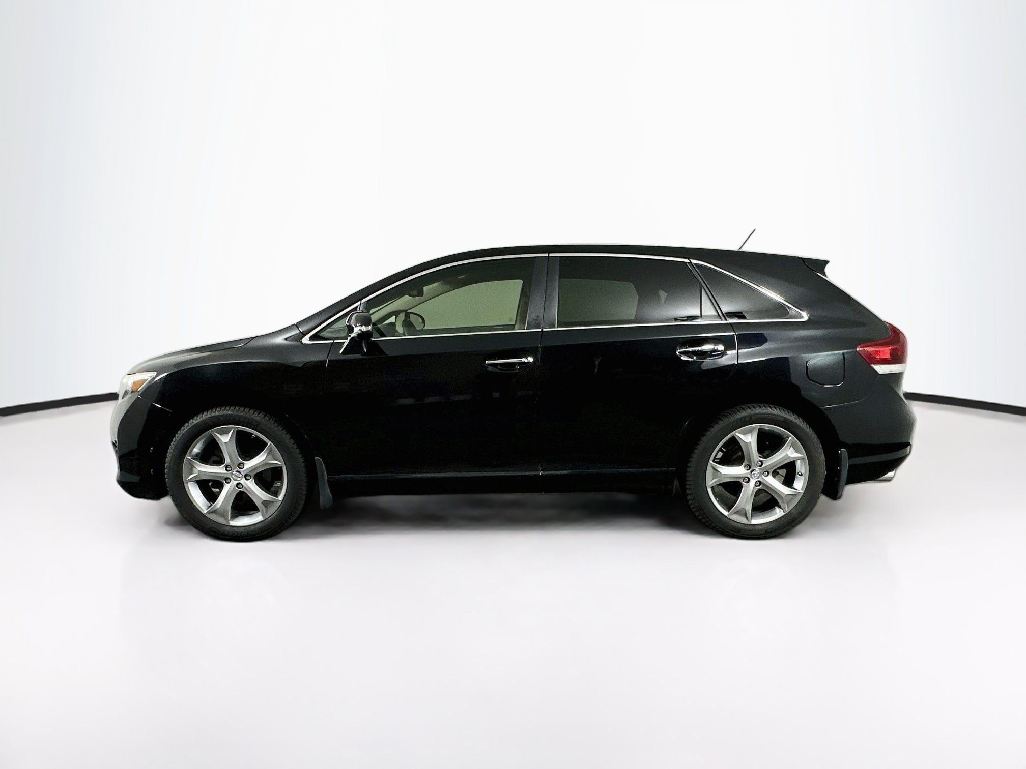 Used 2014 Toyota Venza Limited w/ Tow Prep Package AWD/4WD image 4