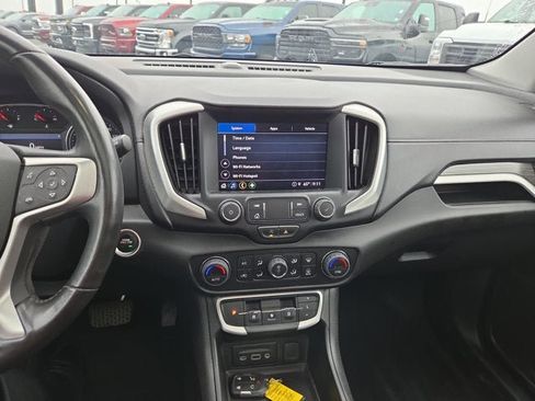 Used 2022 GMC Terrain SLT image 17