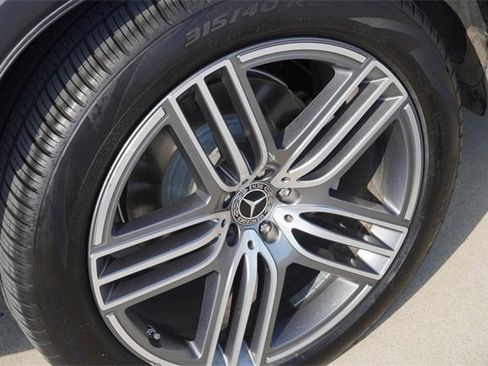 Used 2025 Mercedes-Benz GLS 450 4MATIC image 11