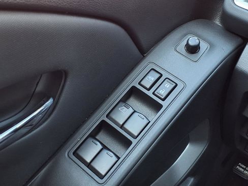 Used 2023 Nissan Frontier SV w/ SV Convenience Package image 23