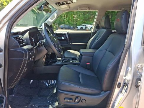 Used 2020 Toyota 4Runner TRD Off-Road Premium AWD/4WD image 15