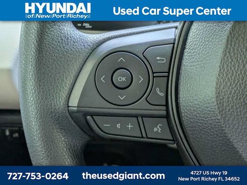 Used 2025 Toyota Corolla LE FWD image 27