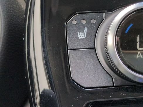 Used 2022 Toyota Highlander XLE FWD image 23