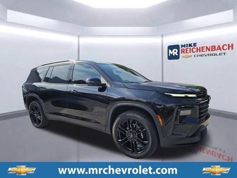 Used 2026 Chevrolet Traverse LT w/ Midnight/Sport Edition FWD image 1