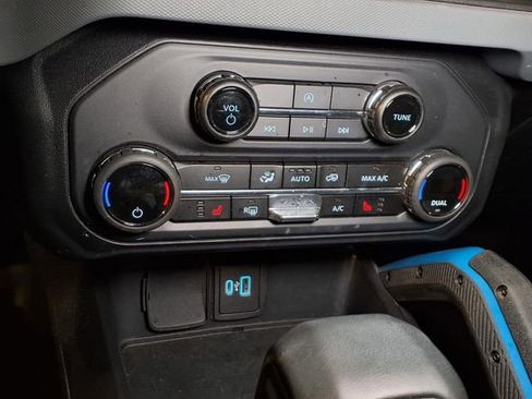 Used 2024 Ford Bronco Black Diamond AWD/4WD image 8