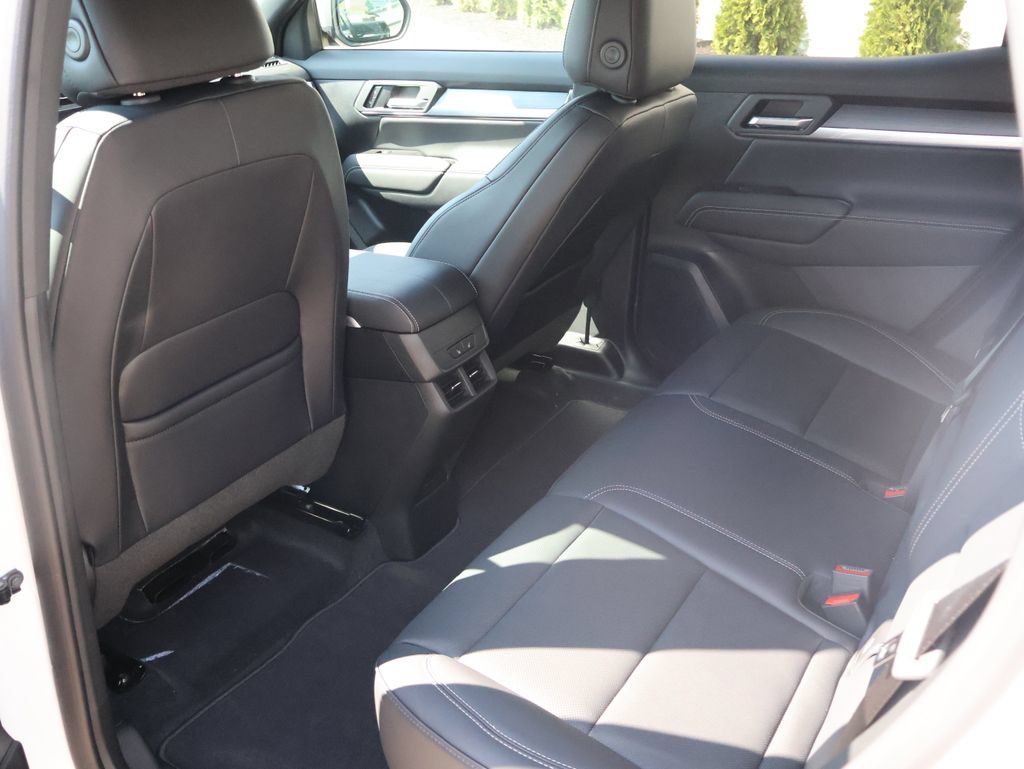 New 2027 GMC Terrain Elevation w/ Elevation Premium Package AWD/4WD image 17