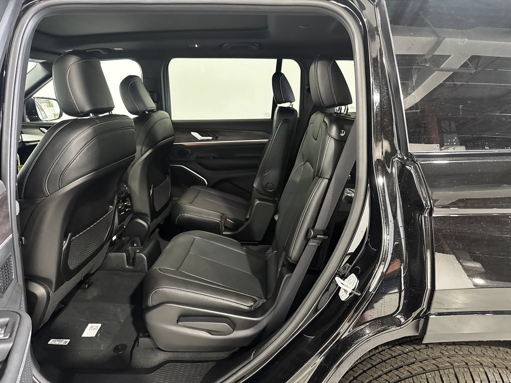 New 2026 Jeep Grand Cherokee L Limited AWD/4WD image 18