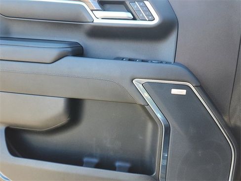 Used 2022 Chevrolet Silverado 1500 LTZ image 13