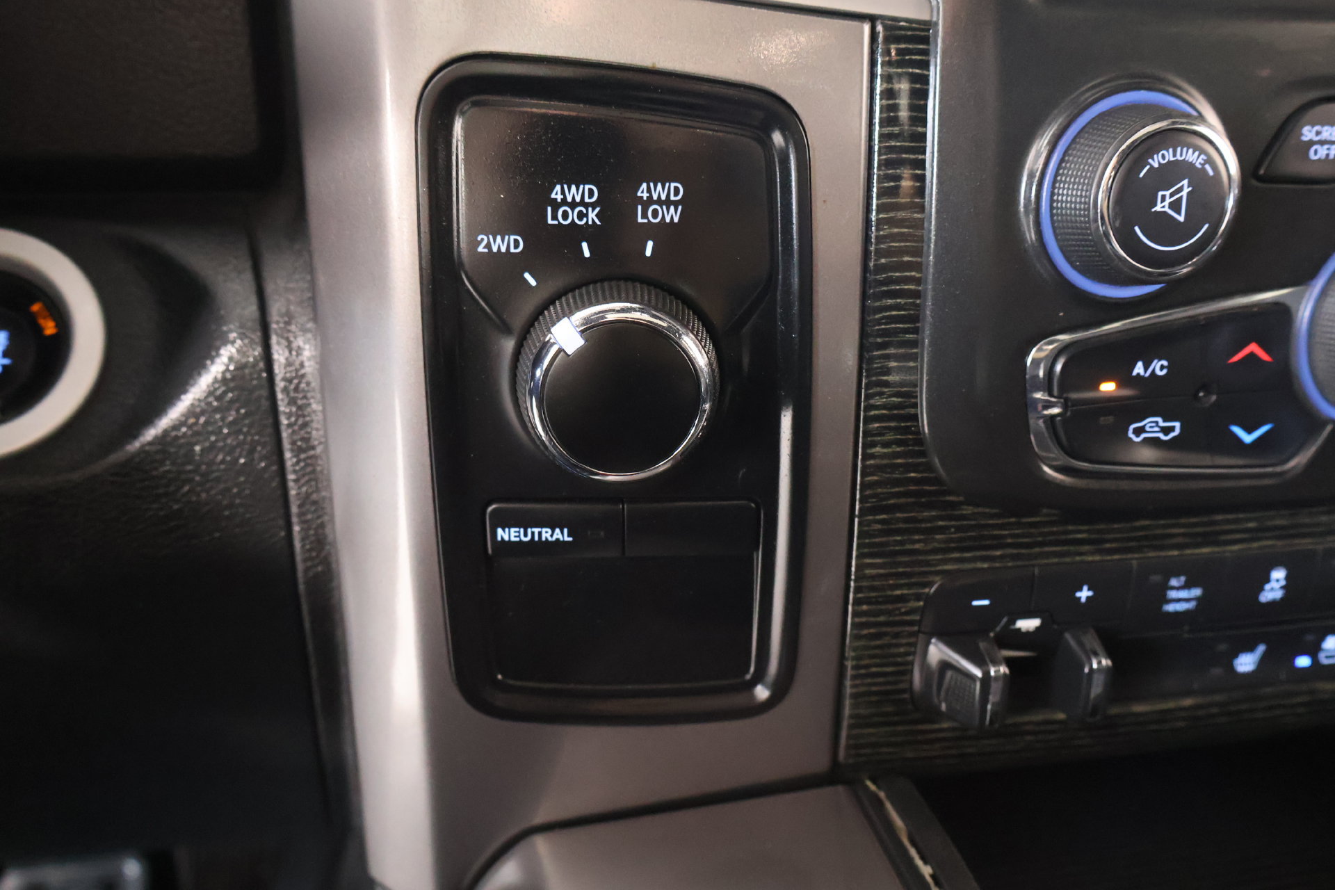 Used 2018 RAM 2500 Limited AWD/4WD image 9