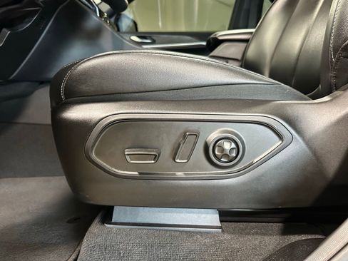 Used 2025 Jeep Grand Cherokee Limited AWD/4WD image 12
