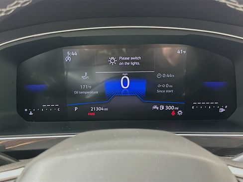 Used 2024 Volkswagen Tiguan SE image 18