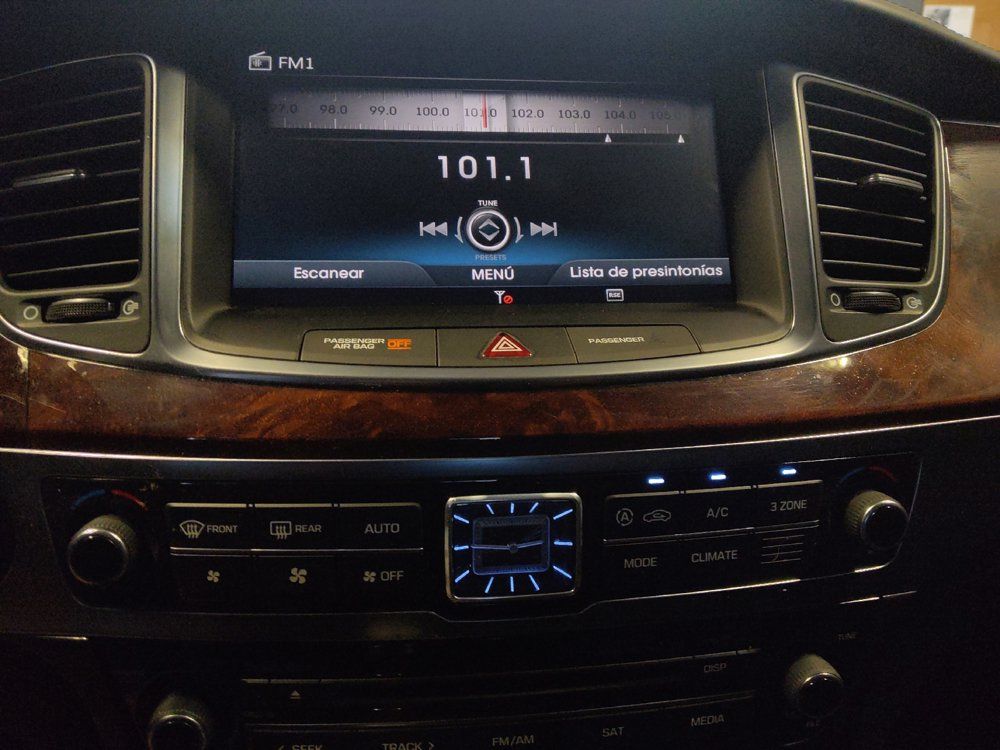 Used 2015 Hyundai Equus Ultimate RWD image 25