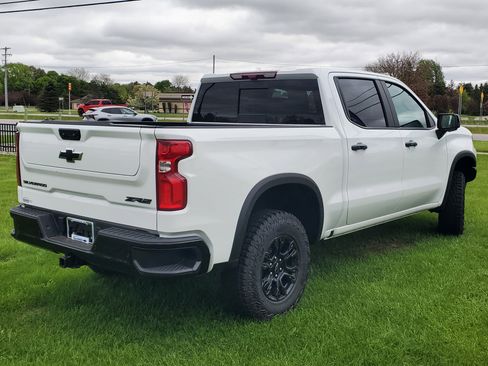 New 2026 Chevrolet Silverado 1500 ZR2 AWD/4WD image 2